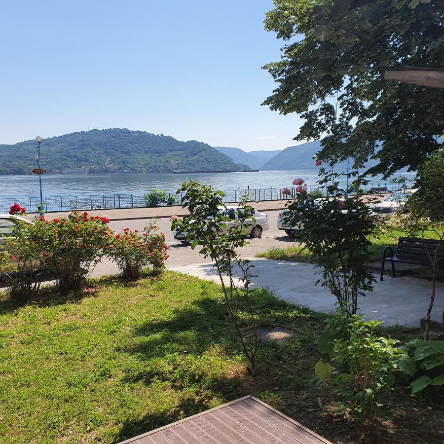 Sendy Apartment Orsova Bagian luar foto