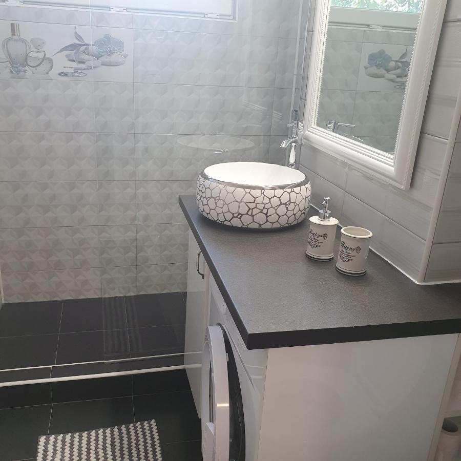 Sendy Apartment Orsova Bagian luar foto