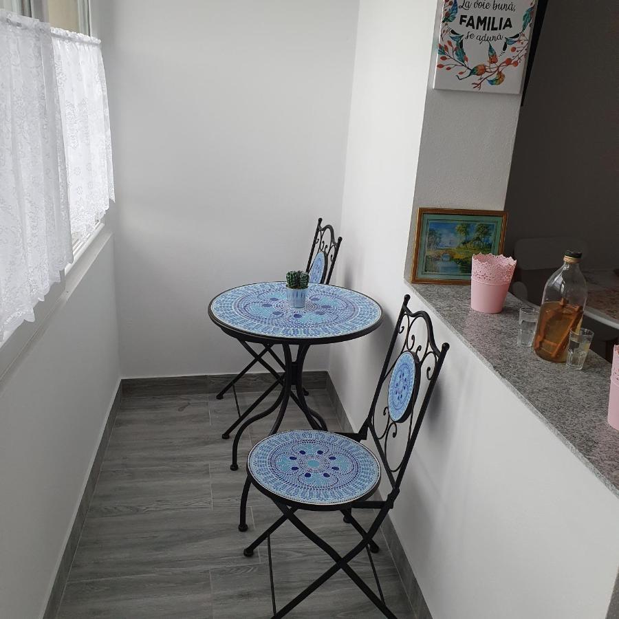 Sendy Apartment Orsova Bagian luar foto